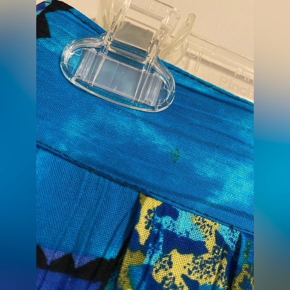 EUC C.B. Collections Blue & Purple Multi Print Shorts with pockets size medium - Picture 3 of 4